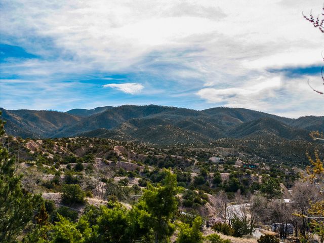 2 Vista Del Cuervo, Santa Fe, NM 87506