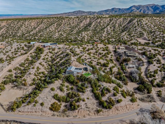 2 Vista Del Cuervo, Santa Fe, NM 87506