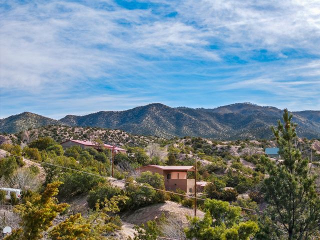 2 Vista Del Cuervo, Santa Fe, NM 87506
