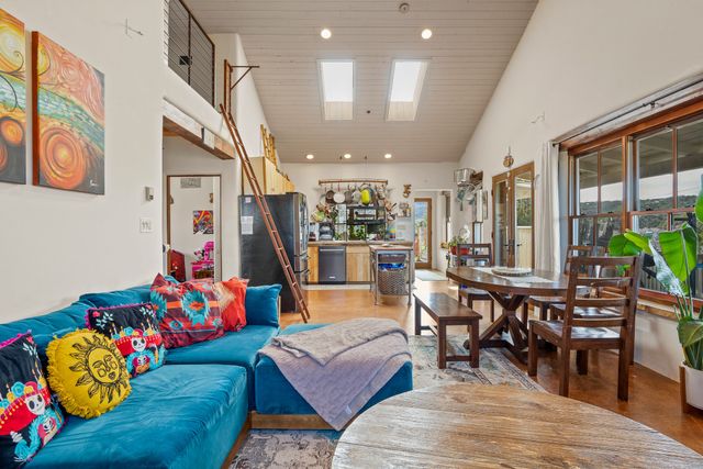 2 Vista Del Cuervo, Santa Fe, NM 87506