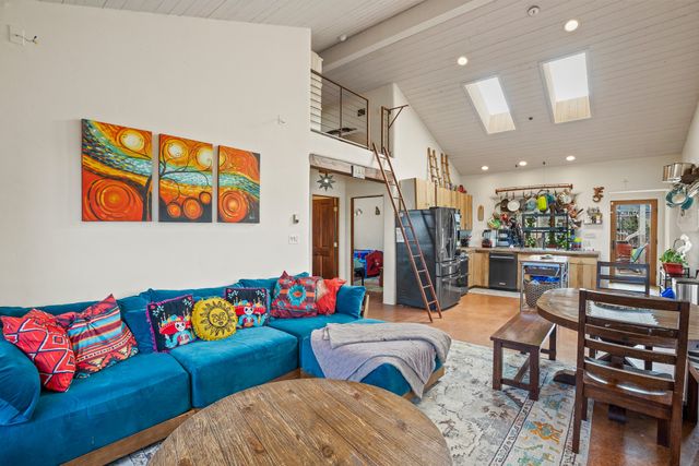 2 Vista Del Cuervo, Santa Fe, NM 87506