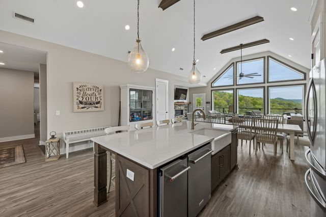 1010 Old Casey Cove Rd, Smithville, TN 37166