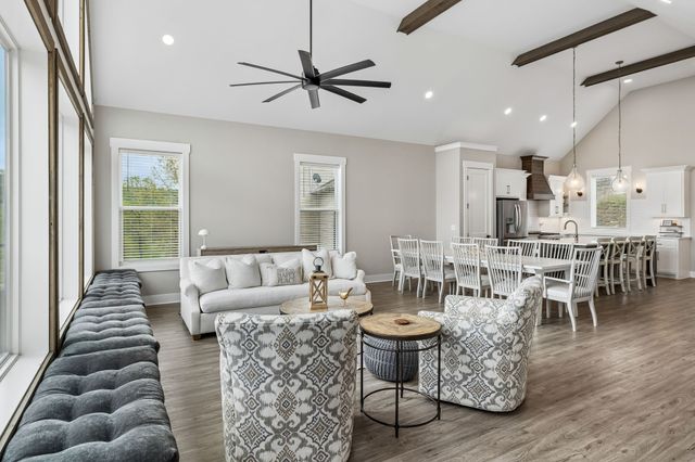 1010 Old Casey Cove Rd, Smithville, TN 37166