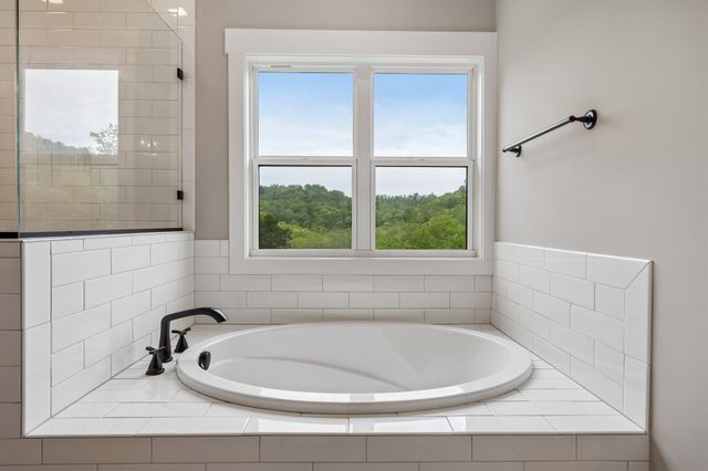1010 Old Casey Cove Rd, Smithville, TN 37166