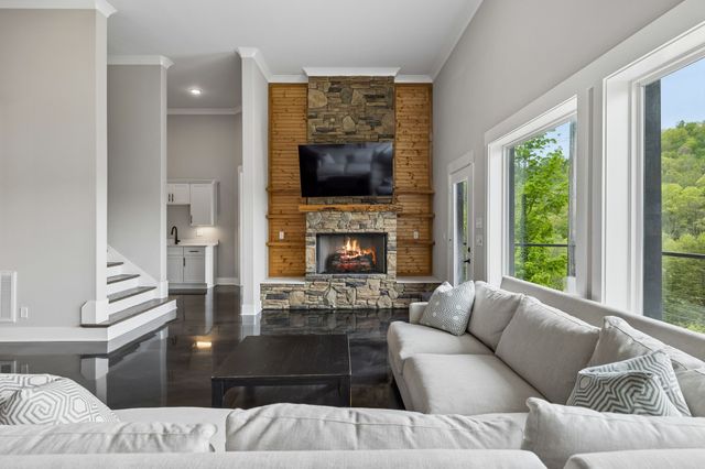1010 Old Casey Cove Rd, Smithville, TN 37166