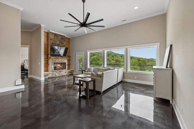 1010 Old Casey Cove Rd, Smithville, TN 37166