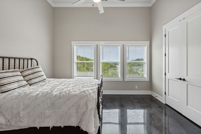 1010 Old Casey Cove Rd, Smithville, TN 37166