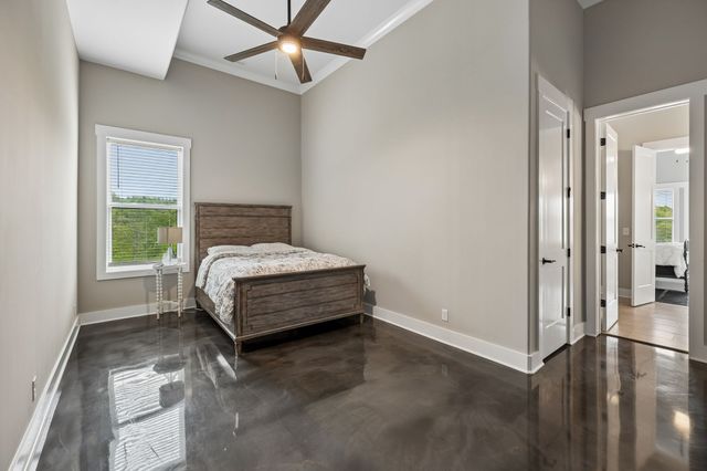 1010 Old Casey Cove Rd, Smithville, TN 37166