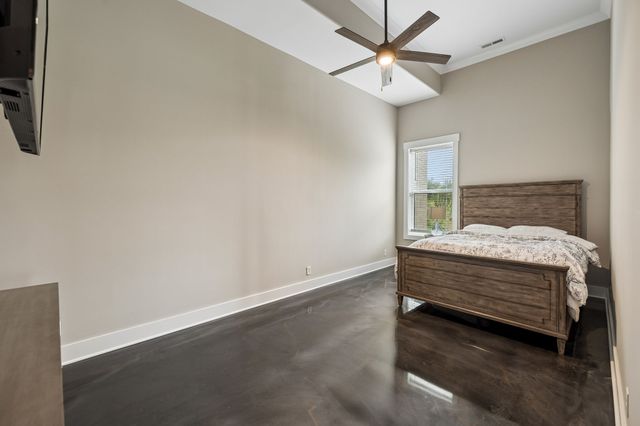 1010 Old Casey Cove Rd, Smithville, TN 37166