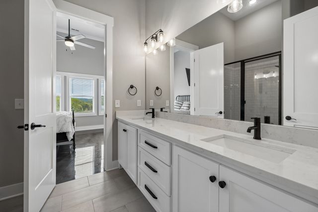 1010 Old Casey Cove Rd, Smithville, TN 37166