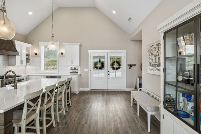1010 Old Casey Cove Rd, Smithville, TN 37166