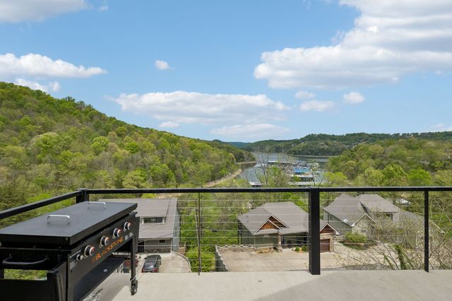1010 Old Casey Cove Rd, Smithville, TN 37166