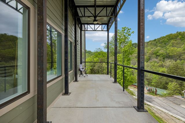 1010 Old Casey Cove Rd, Smithville, TN 37166