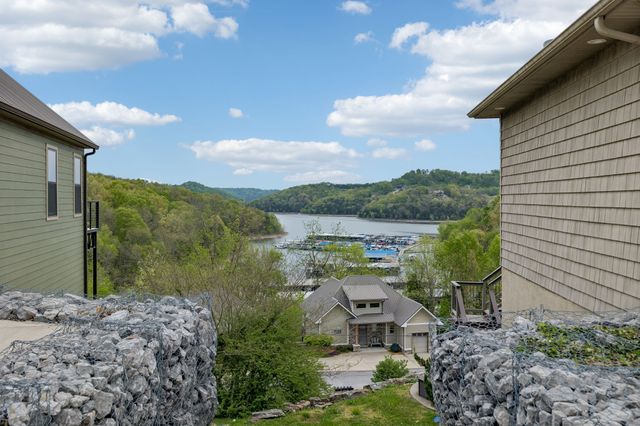 1010 Old Casey Cove Rd, Smithville, TN 37166