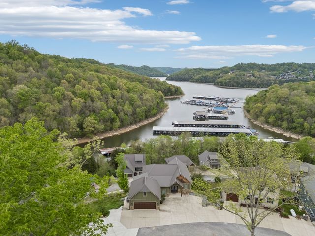 1010 Old Casey Cove Rd, Smithville, TN 37166