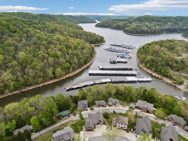1010 Old Casey Cove Rd, Smithville, TN 37166