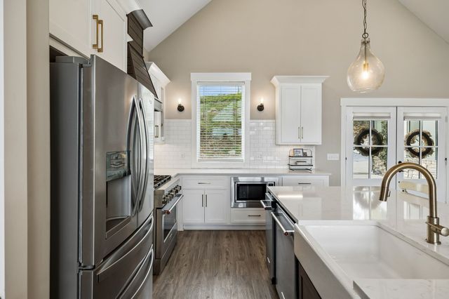 1010 Old Casey Cove Rd, Smithville, TN 37166