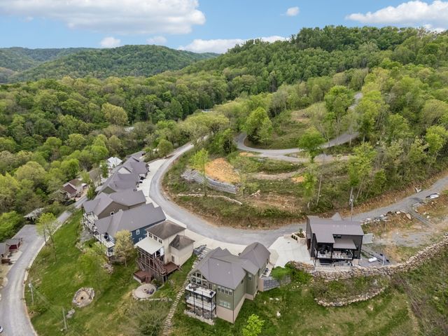1010 Old Casey Cove Rd, Smithville, TN 37166