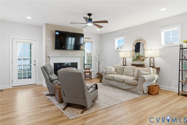 124 Axton Ln, Ashland, VA 23005