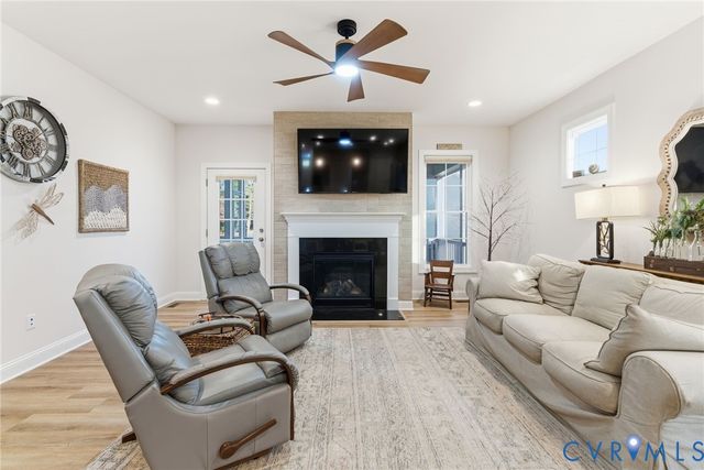 124 Axton Ln, Ashland, VA 23005