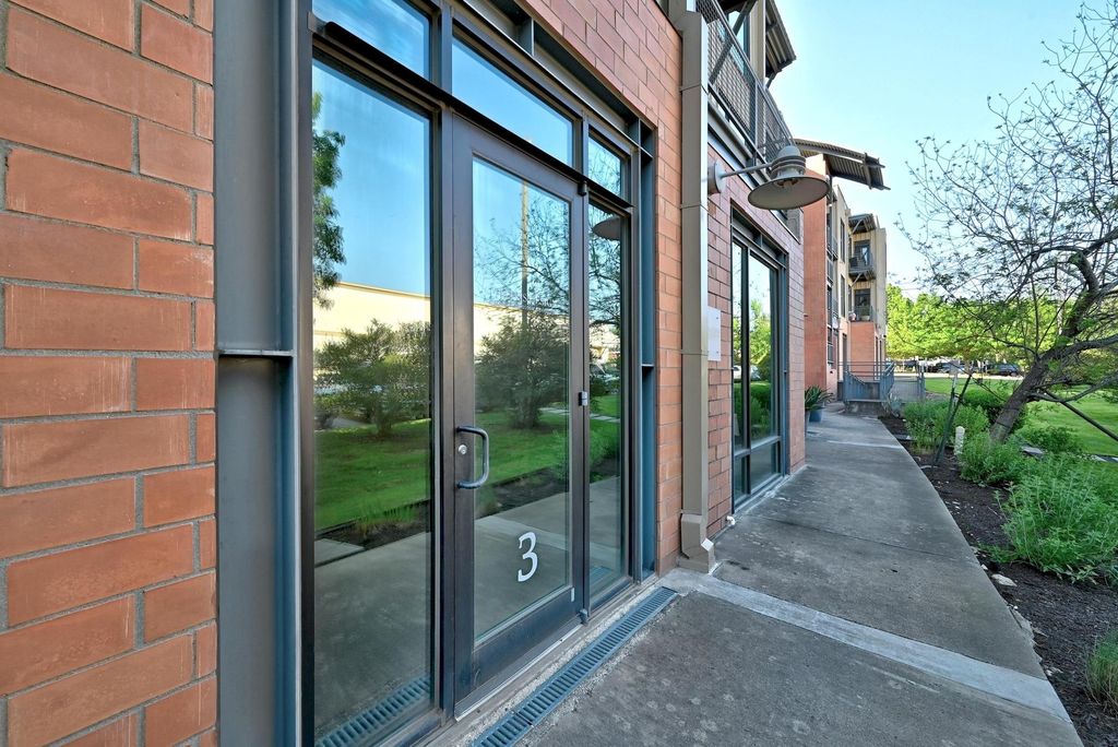 2525 S Lamar BLVD 3, Austin, TX 78704