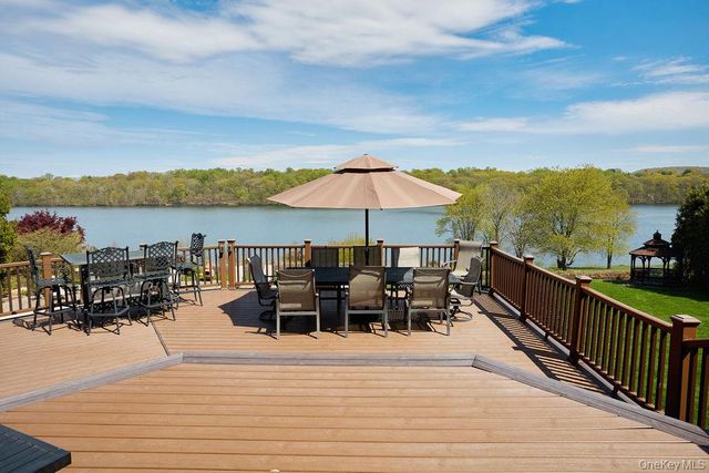 22 Fieldstone Court, New City, NY 10956