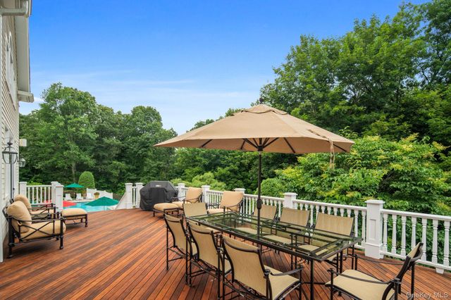 11 S Eastern Farm Road, Pound Ridge, NY 10576