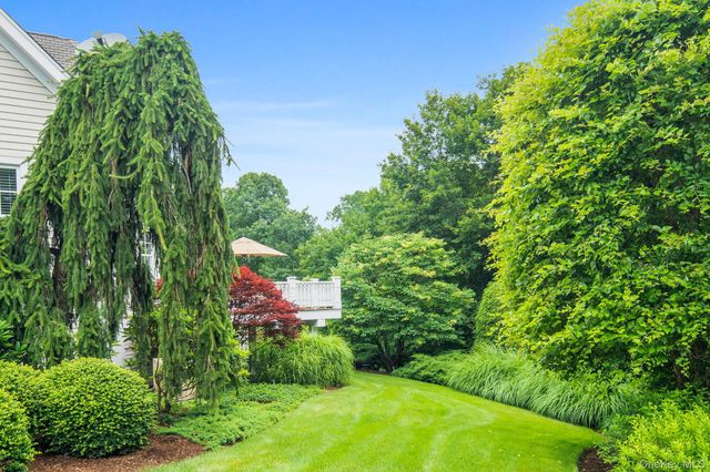 11 S Eastern Farm Road, Pound Ridge, NY 10576
