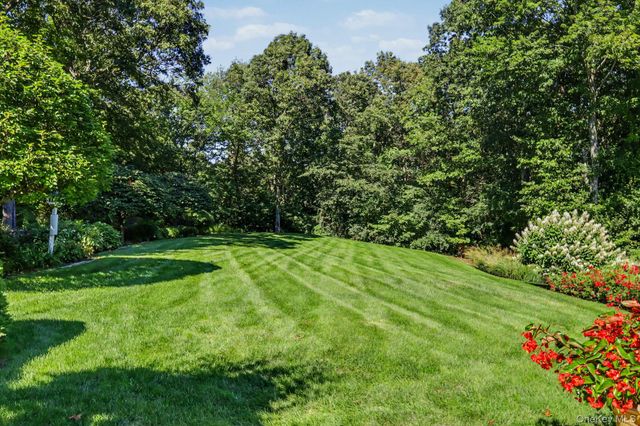 11 S Eastern Farm Road, Pound Ridge, NY 10576