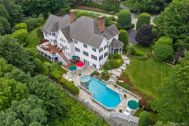 11 S Eastern Farm Road, Pound Ridge, NY 10576