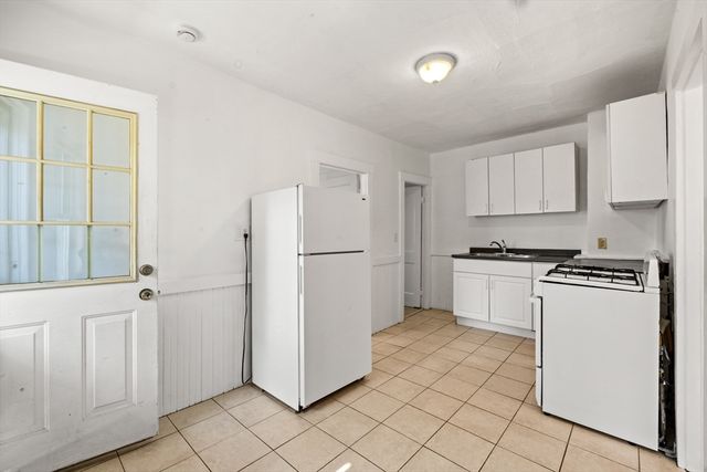 20-22 Sumner 20-1, Quincy, MA 02169