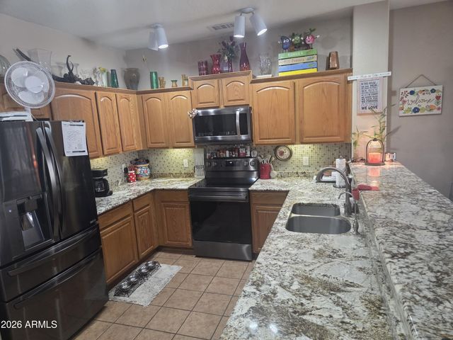 8560 W SONORA Street, Tolleson, AZ 85353