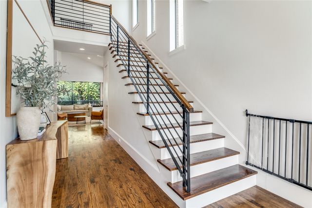 6932 Chantilly Court, Dallas, TX 75214