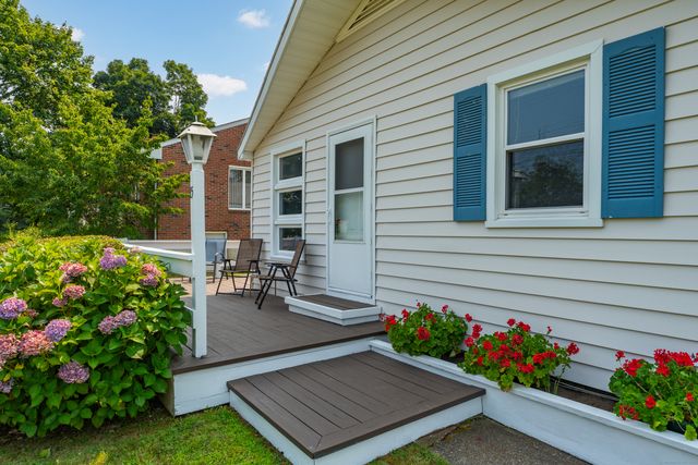 15 Washington Avenue, Old Lyme, CT 06371