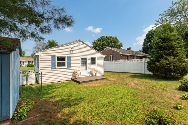 15 Washington Avenue, Old Lyme, CT 06371