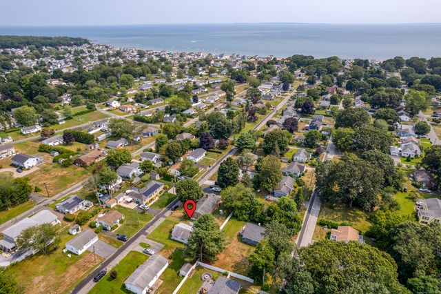 15 Washington Avenue, Old Lyme, CT 06371
