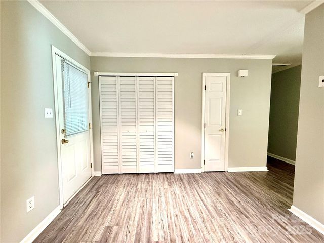 6832 Delta Lake Drive, Charlotte, NC 28215