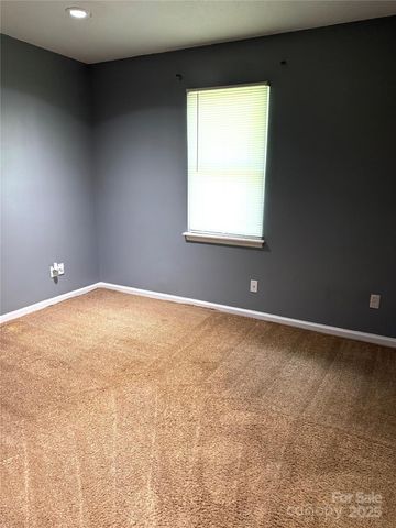 6832 Delta Lake Drive, Charlotte, NC 28215