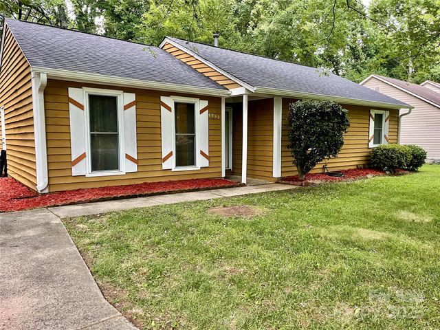 6832 Delta Lake Drive, Charlotte, NC 28215