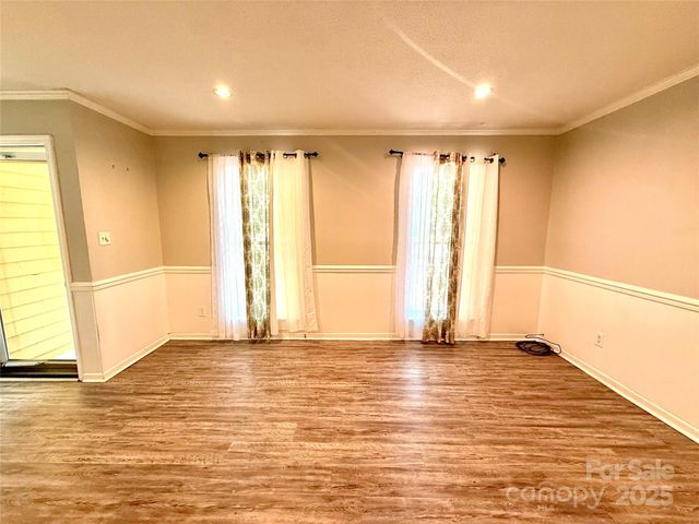 6832 Delta Lake Drive, Charlotte, NC 28215