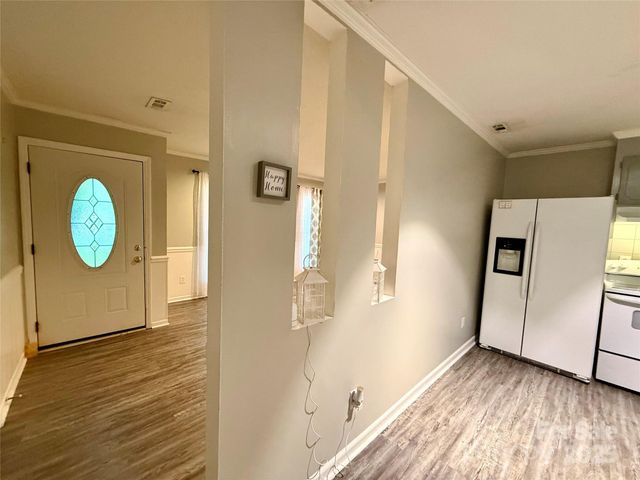 6832 Delta Lake Drive, Charlotte, NC 28215