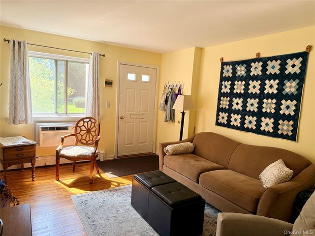 42 Manor Drive 42, Cornwall, NY 12518