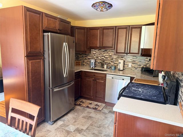 42 Manor Drive 42, Cornwall, NY 12518