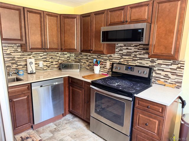 42 Manor Drive 42, Cornwall, NY 12518