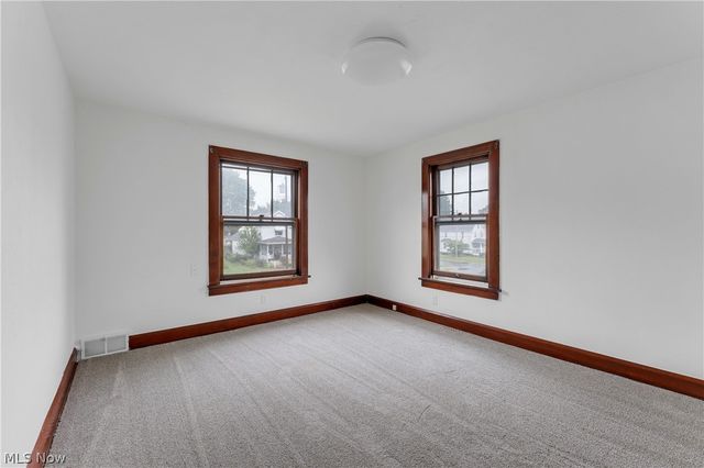 486 7th Street, Struthers, OH 44471