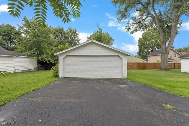 486 7th Street, Struthers, OH 44471