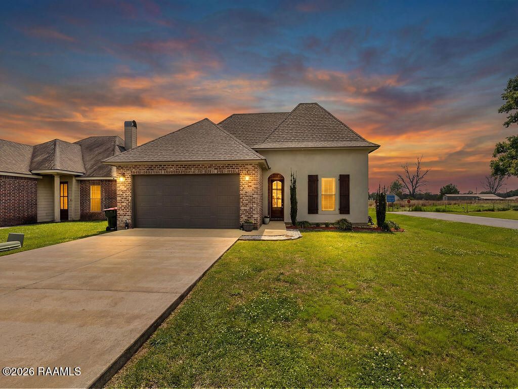 100 Spanish Oak Drive, Carencro, LA 70520