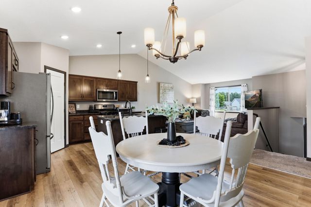 1522 35th Avenue SW, Cambridge, MN 55008