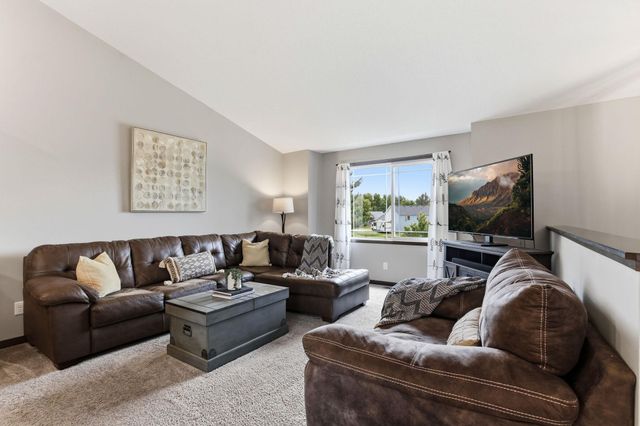 1522 35th Avenue SW, Cambridge, MN 55008