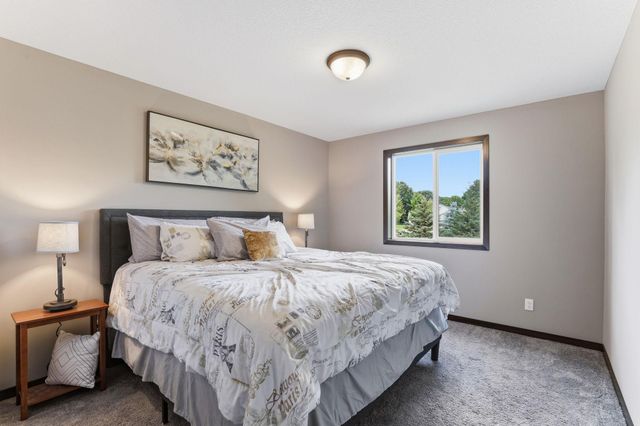1522 35th Avenue SW, Cambridge, MN 55008
